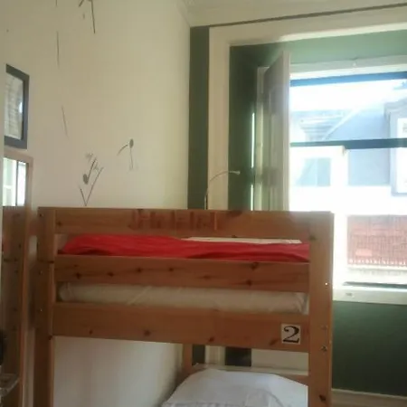 Shiado Hostel Lissabon
